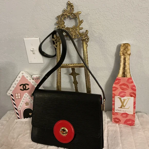 Louis Vuitton Black and Red Shoulder Bag - Picture 9 of 9